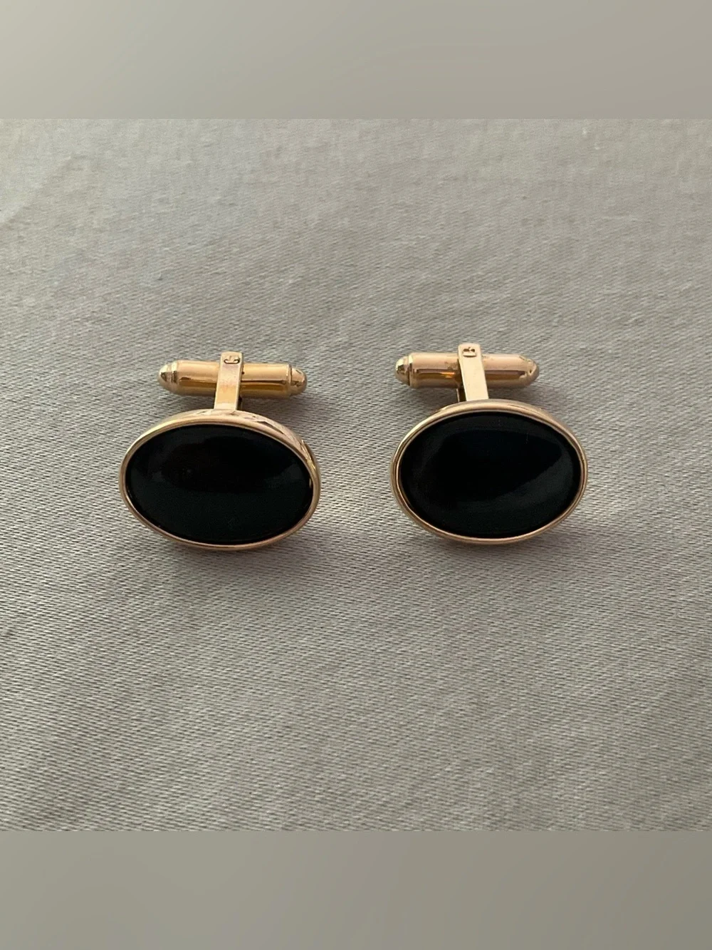 Vintage Gold Plated Black Oval Cufflinks - Men's Classic Formal Accessory